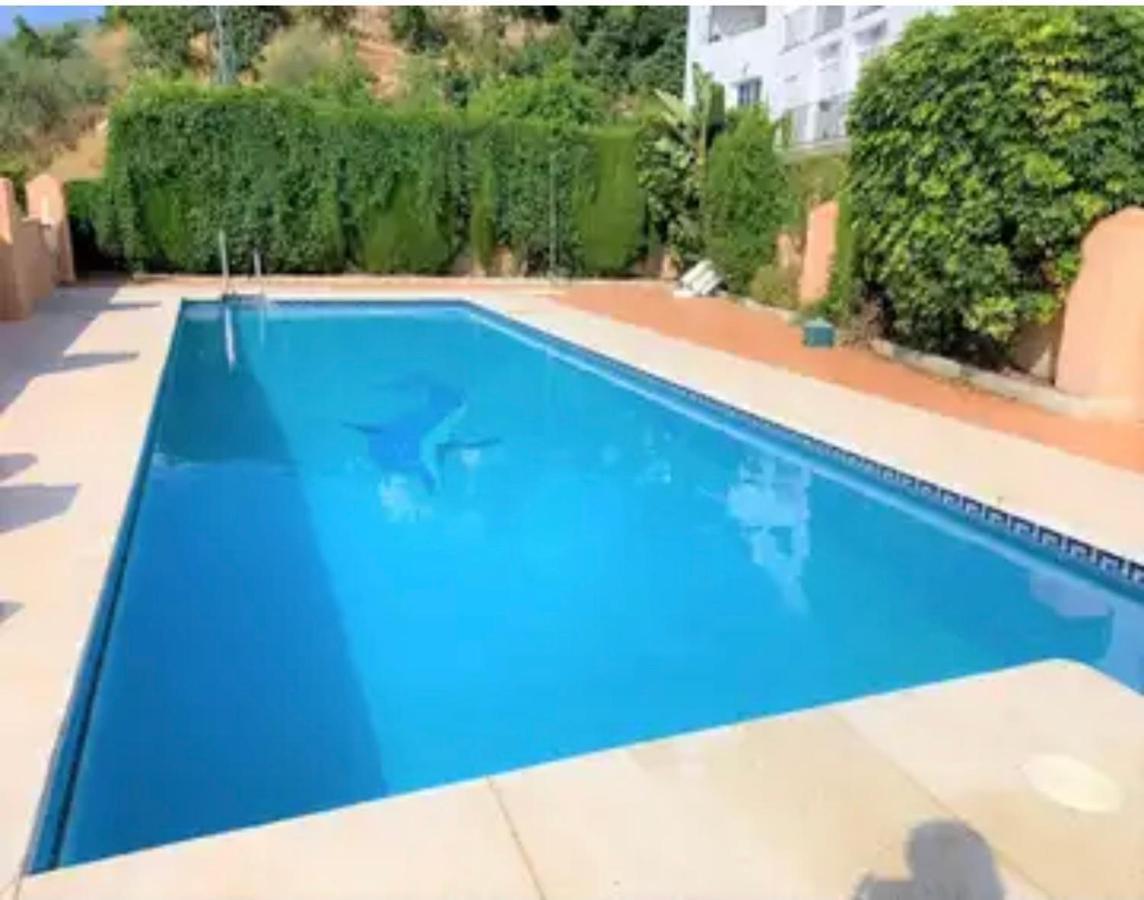 Precioso Apartamento En Complejo Residencial. Alcaucín Eksteriør bilde